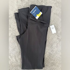 Old Navy. Active Leggings. Women’s S. Black. NWT.